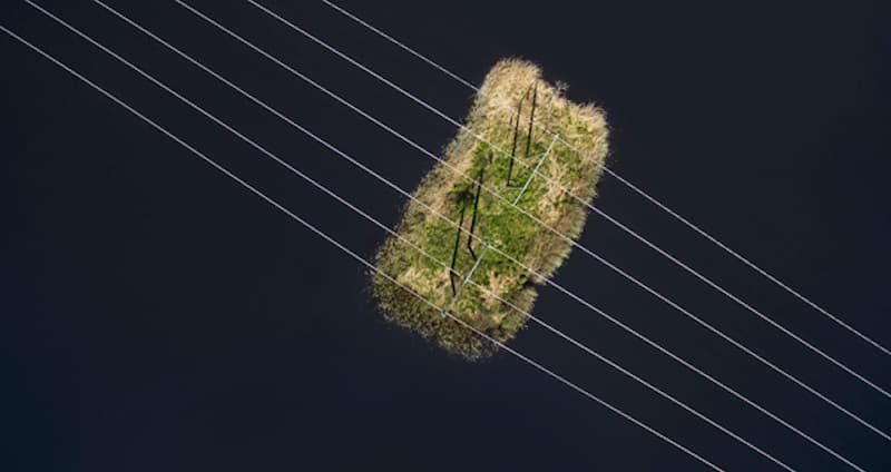 Elledningar liten ö